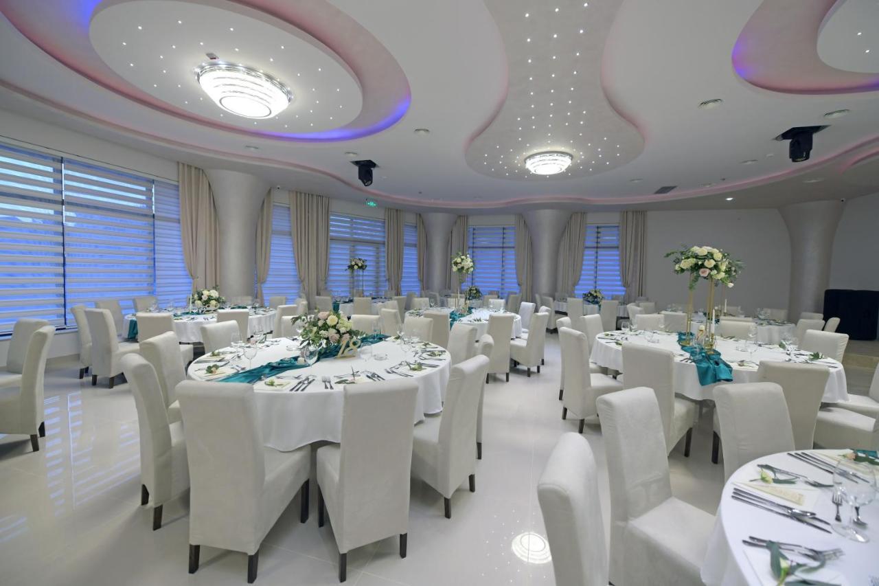 Garnet Hotel & Event Centar Ruma Exterior photo