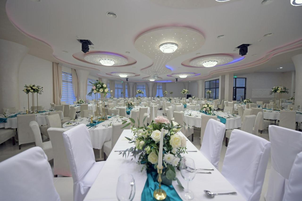 Garnet Hotel & Event Centar Ruma Exterior photo